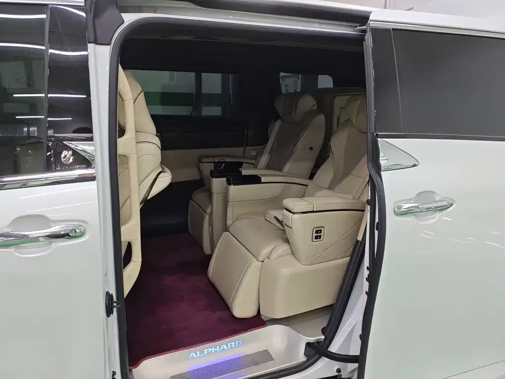 Toyota Alphard 2024 из CN, фото 3