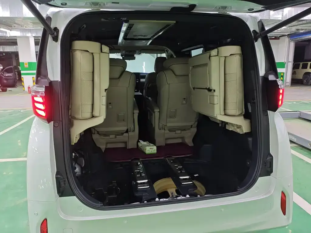 Toyota Alphard 2024 из CN, фото 4