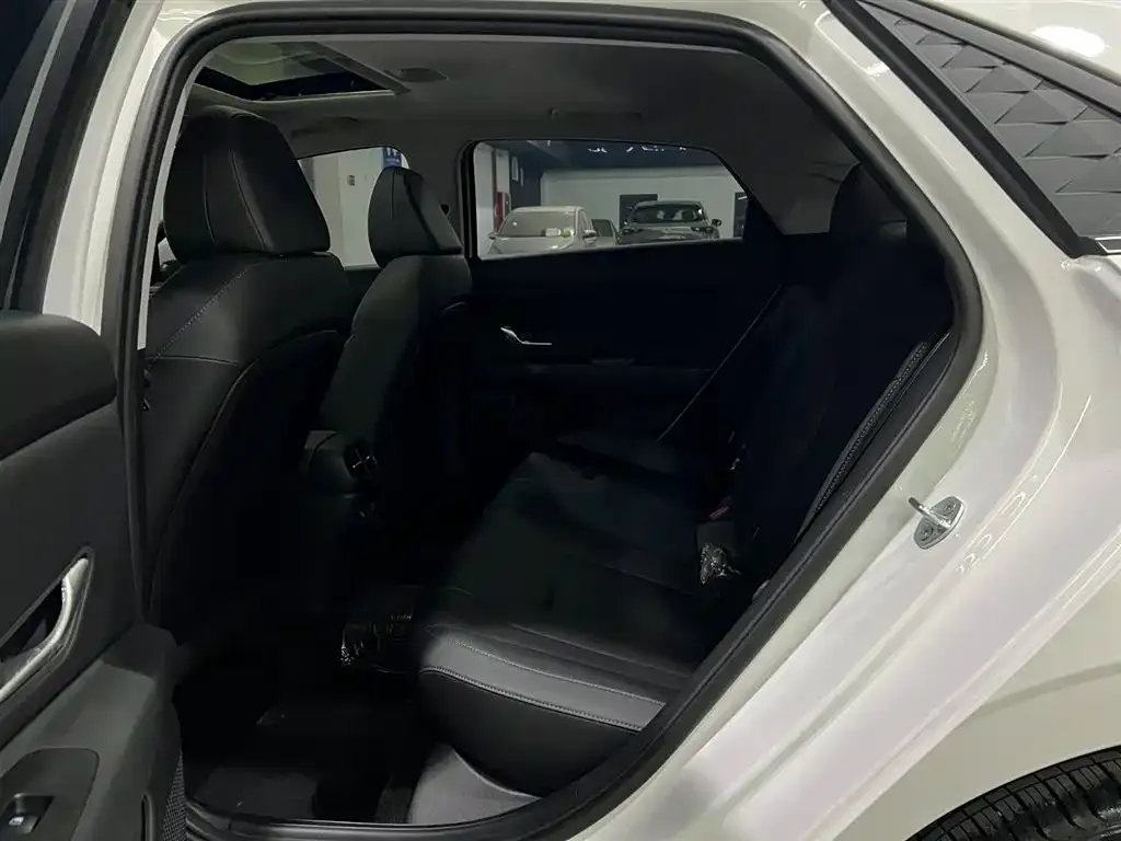Hyundai Elantra 2025 из CN, фото 2