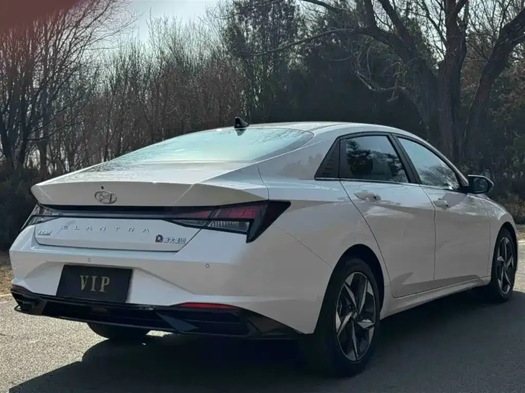 Hyundai Elantra 2023 из CN, фото 2