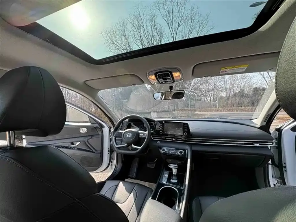 Hyundai Elantra 2023 из CN, фото 8