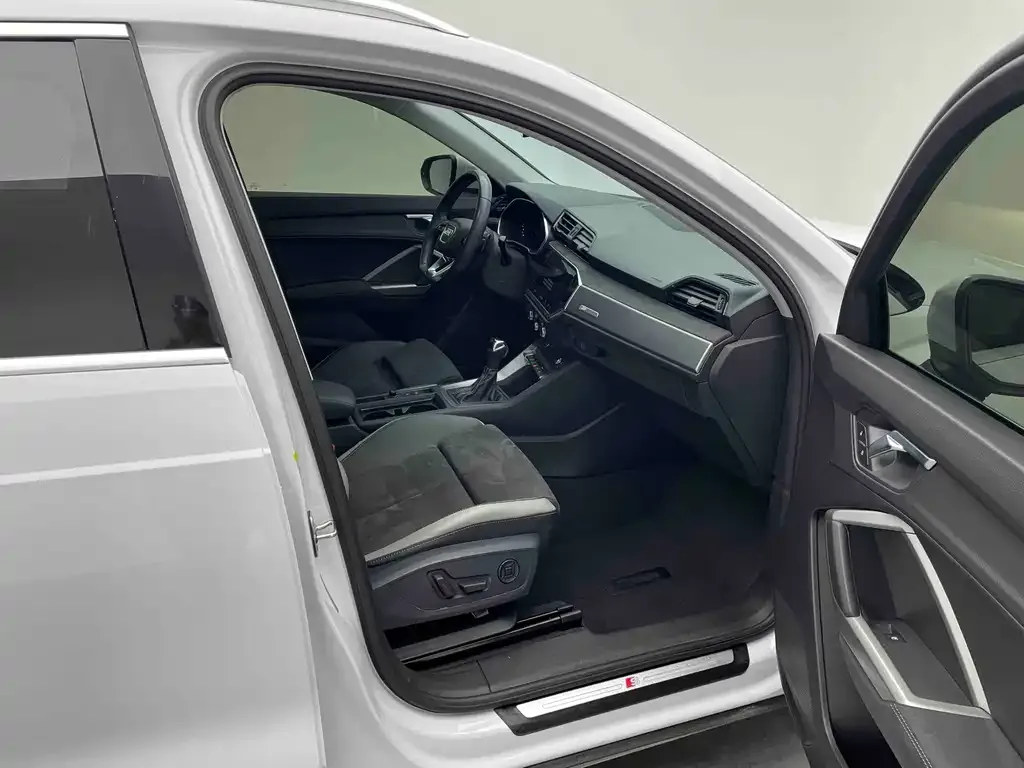 Audi Q3 2022 из CN, фото 8