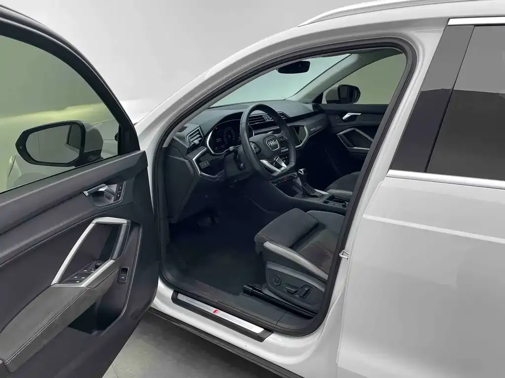 Audi Q3 2022 из CN, фото 9