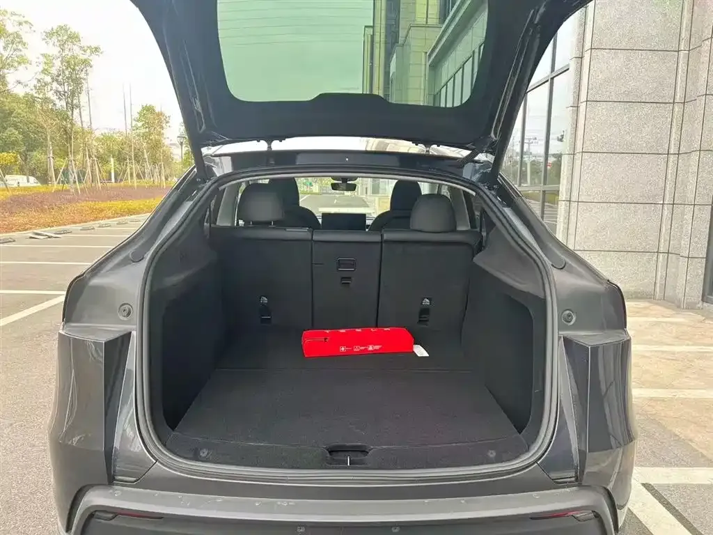 Tesla Model Y 2025 из CN, фото 2