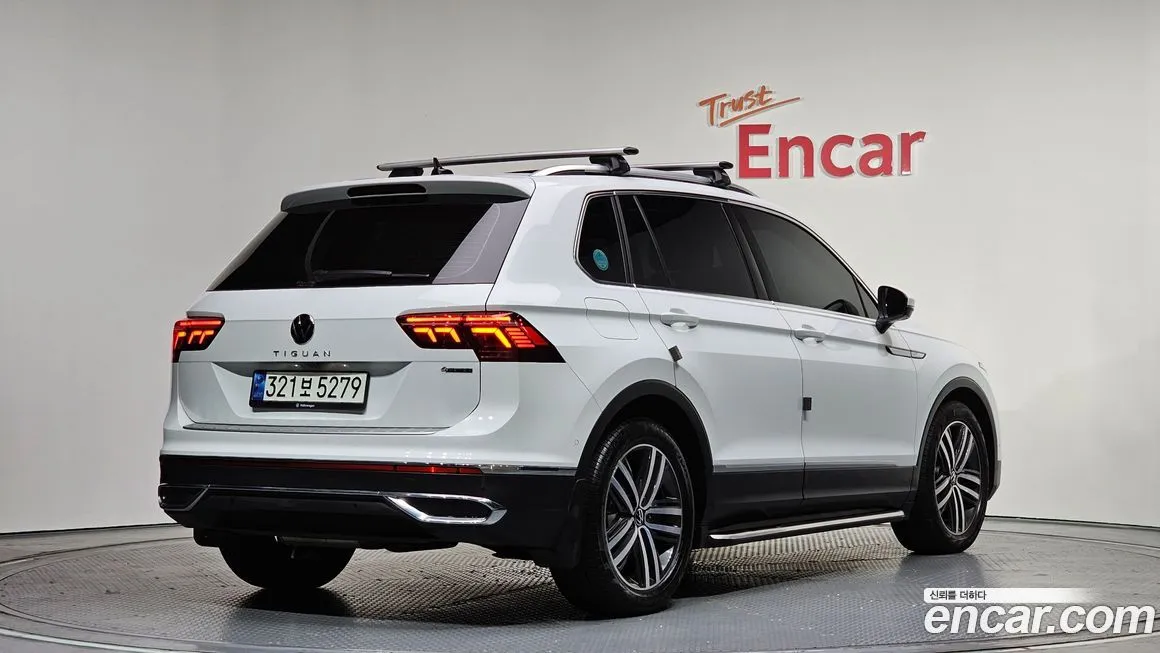 Volkswagen Tiguan — фото 6