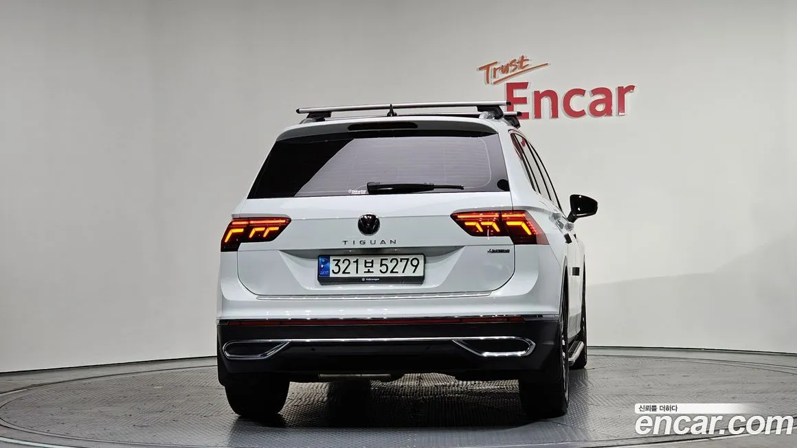 Volkswagen Tiguan — фото 4