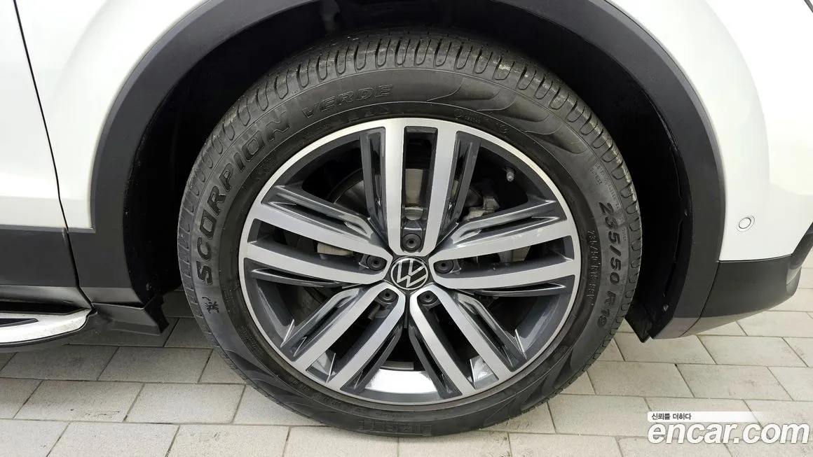 Volkswagen Tiguan — фото 9