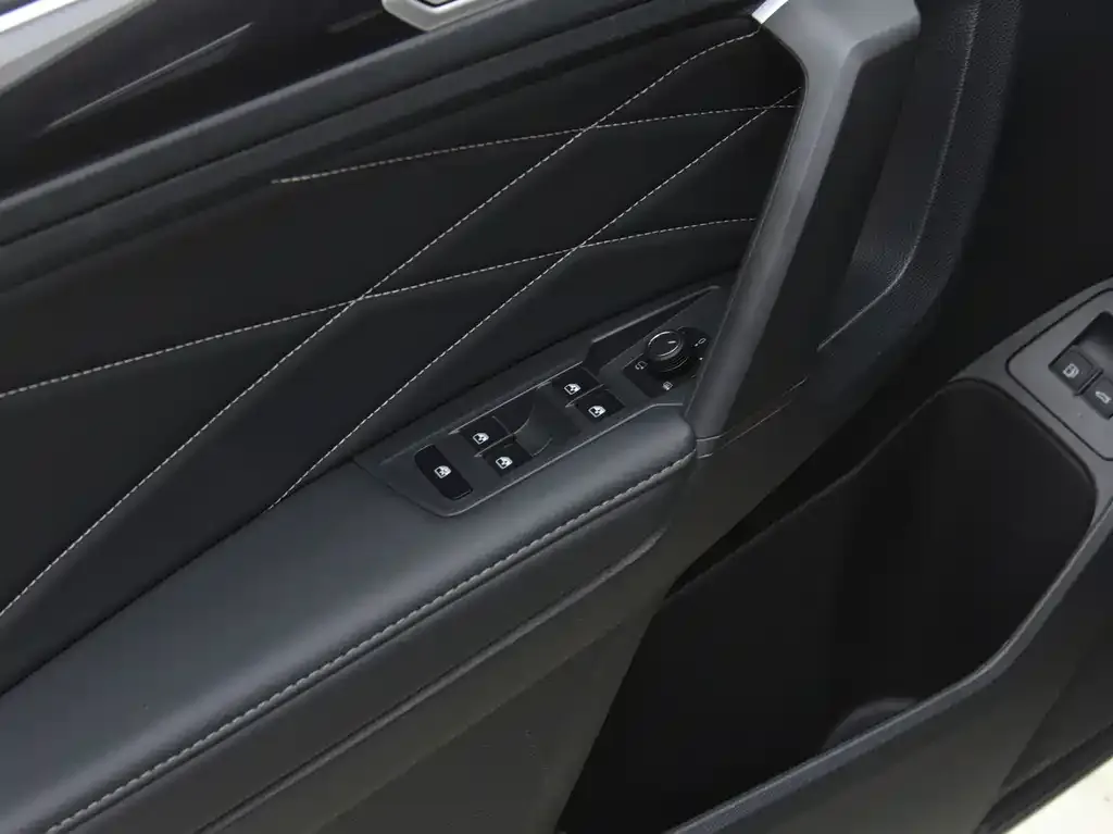 Volkswagen Tiguan L New Energy 2023 из CN, фото 2