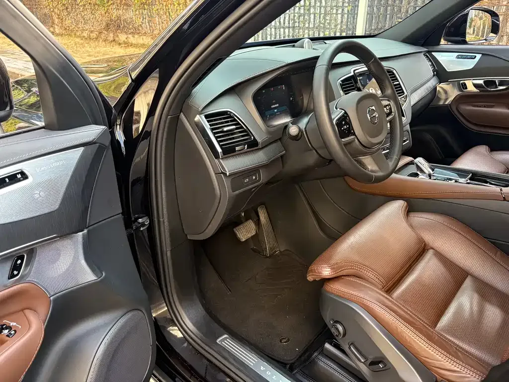 Volvo XC90 PHEV 2025 из CN, фото 3