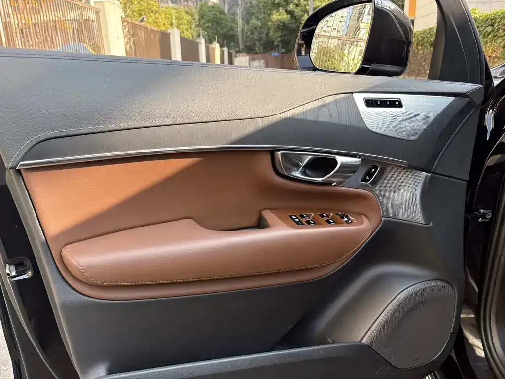 Volvo XC90 PHEV 2025 из CN, фото 5