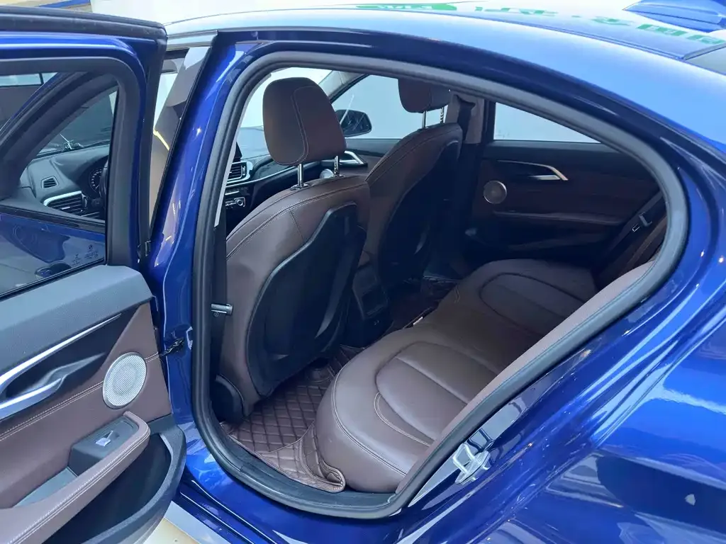 BMW 1 Series 2022 из CN, фото 6