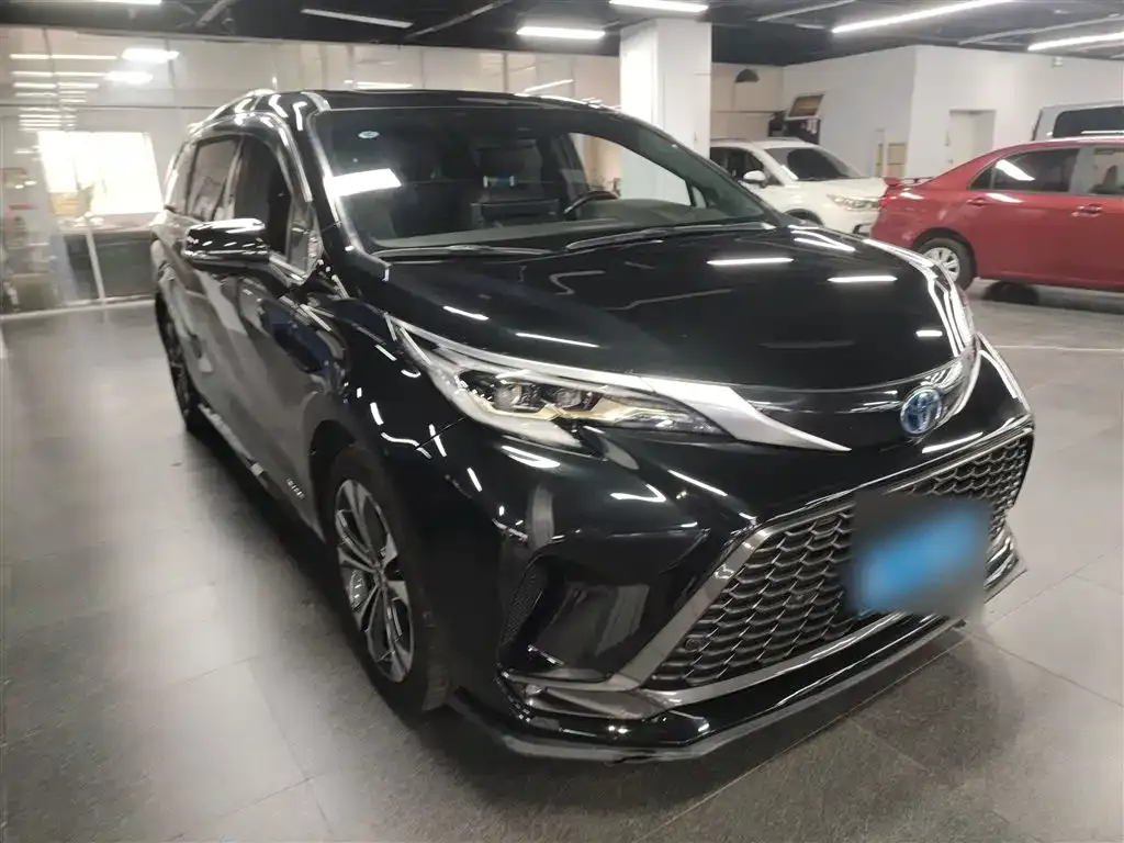 Toyota Granvia 2023 из CN, фото 3