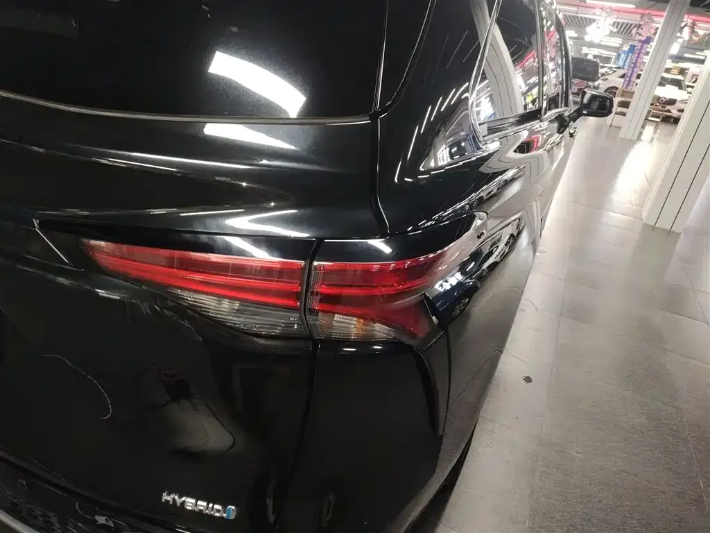 Toyota Granvia 2023 из CN, фото 4