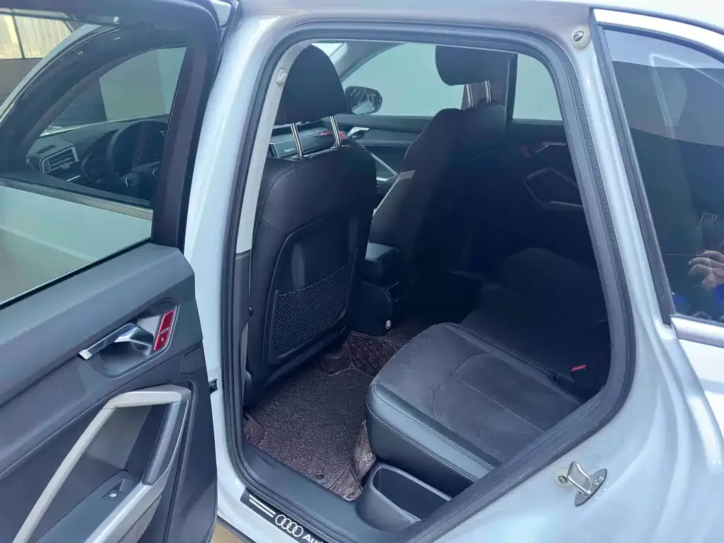 Audi Q3 2021 из CN, фото 4