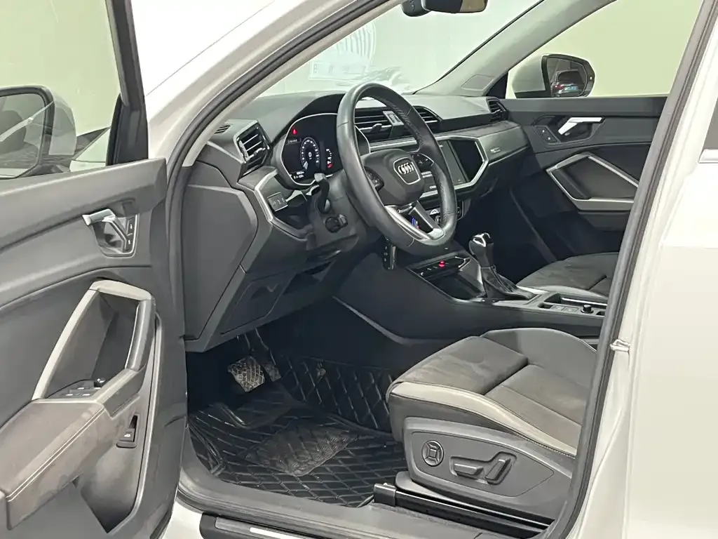Audi Q3 2022 из CN, фото 8