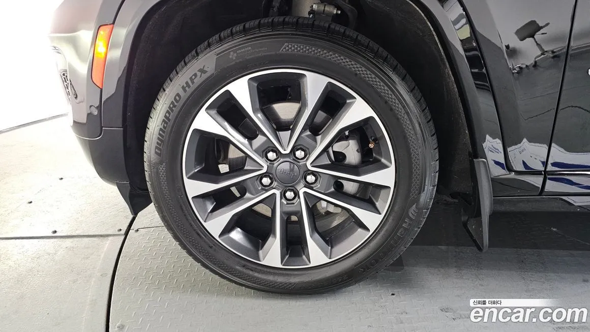 Jeep Cherokee — фото 10