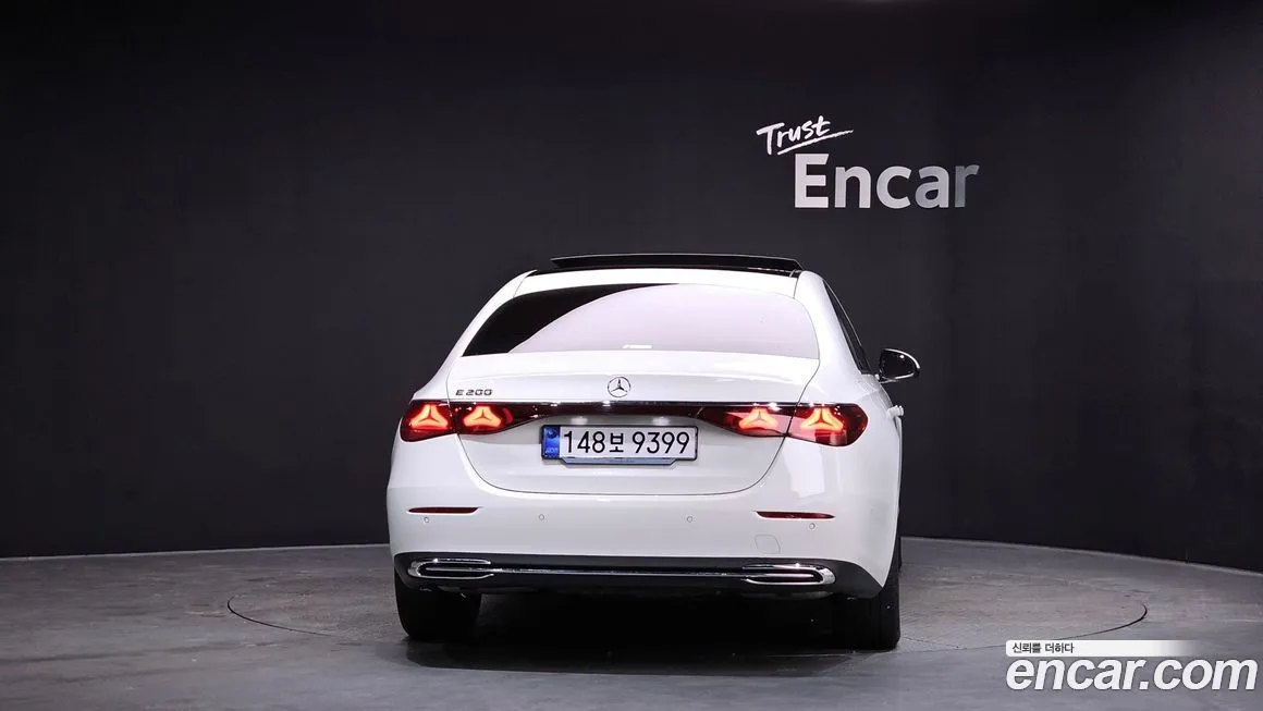 Mercedes-Benz E-Class — фото 5