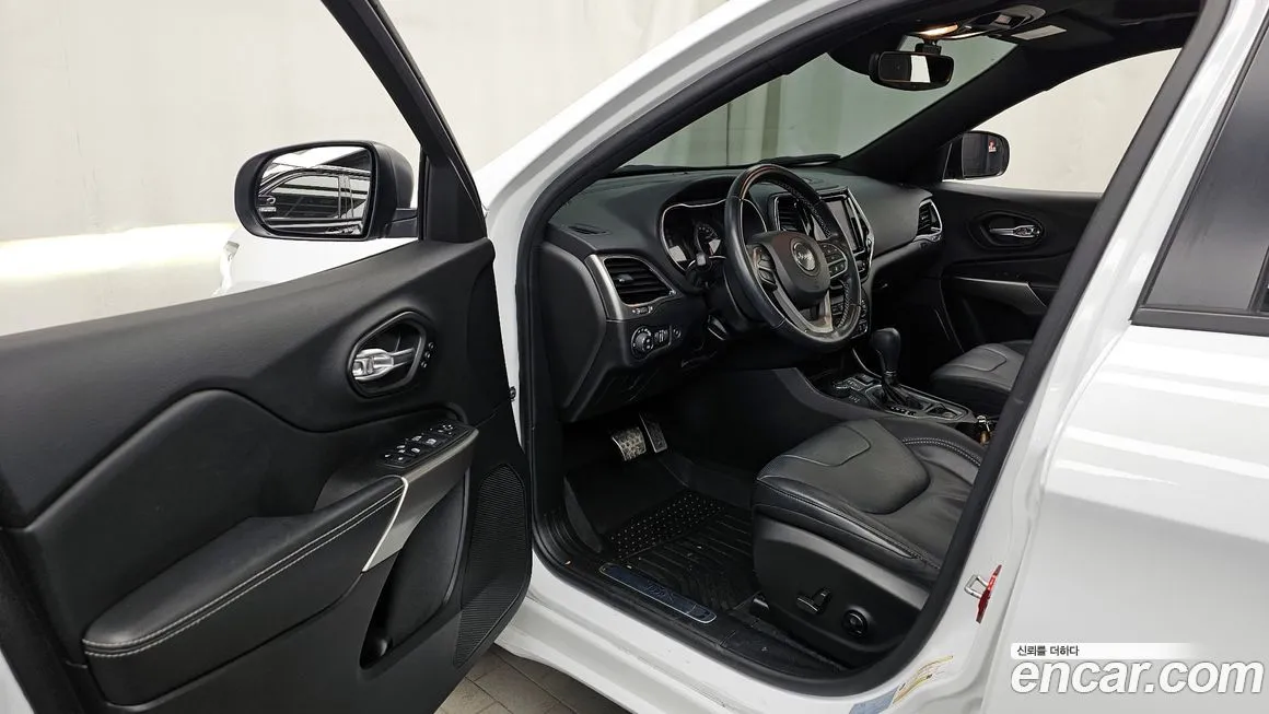 Jeep Cherokee 2021 из KR, фото 4