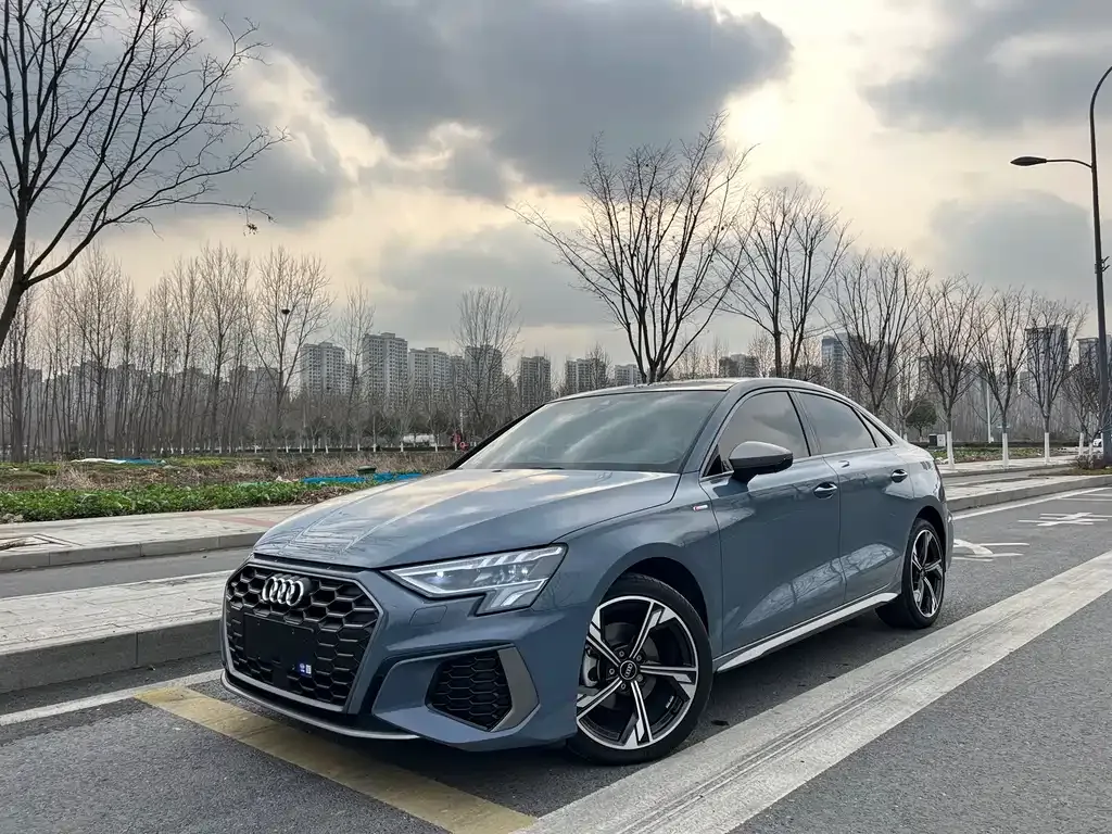 Audi A3 2023 из CN, фото 1