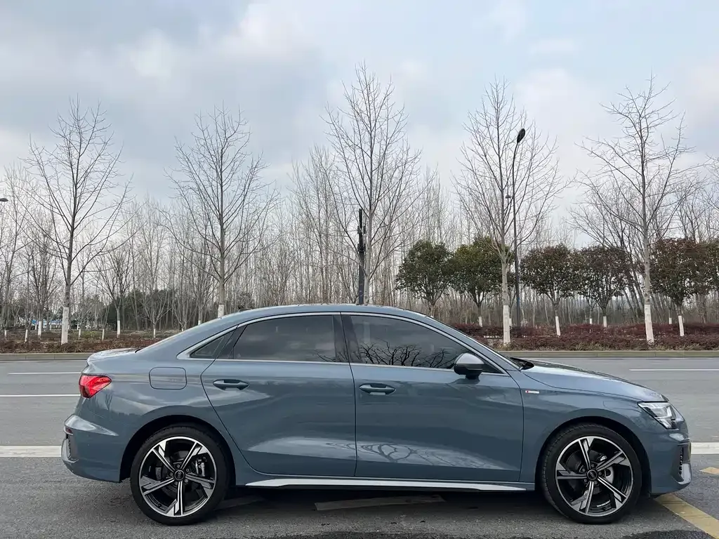 Audi A3 2023 из CN, фото 3