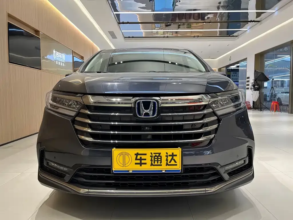 Honda Odyssey — фото 1