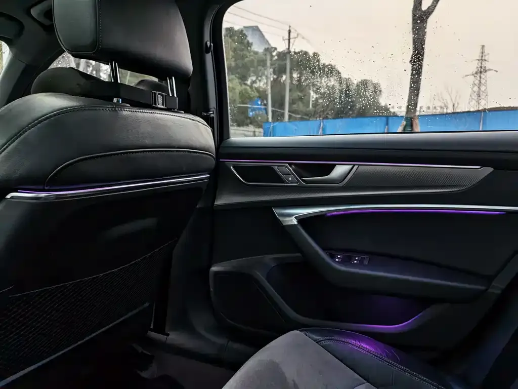 Audi A6L 2023 из CN, фото 3