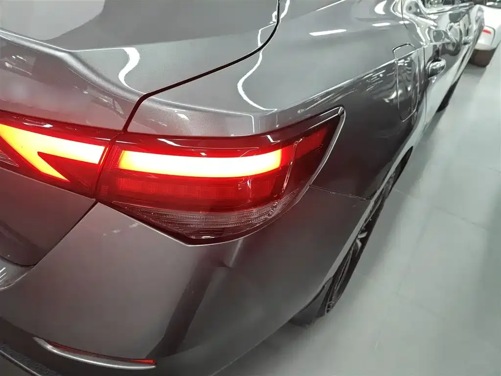 Nissan Sylphy 2022 из CN, фото 2