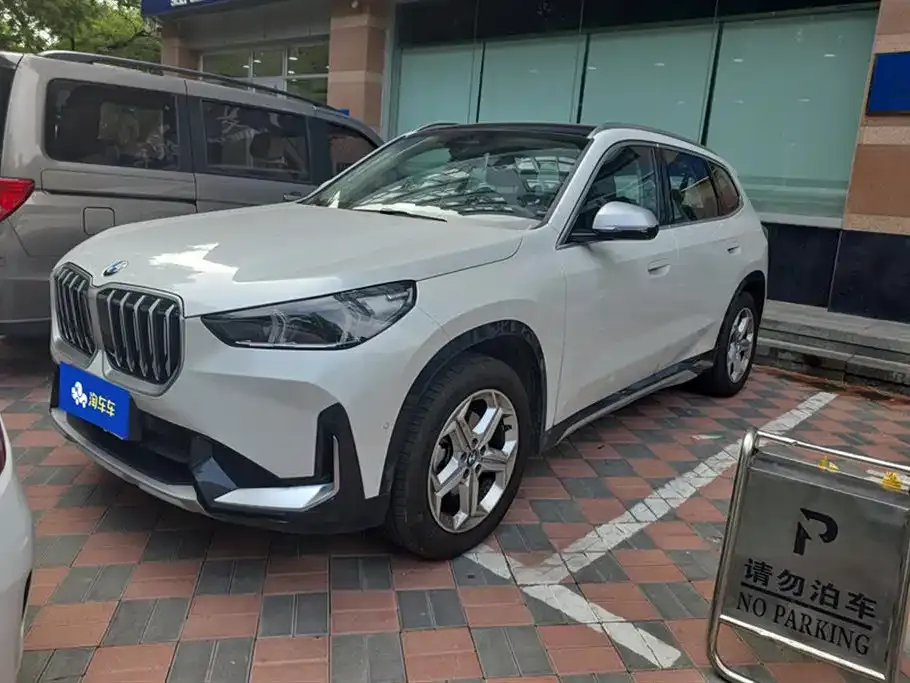 BMW X1 — фото 1