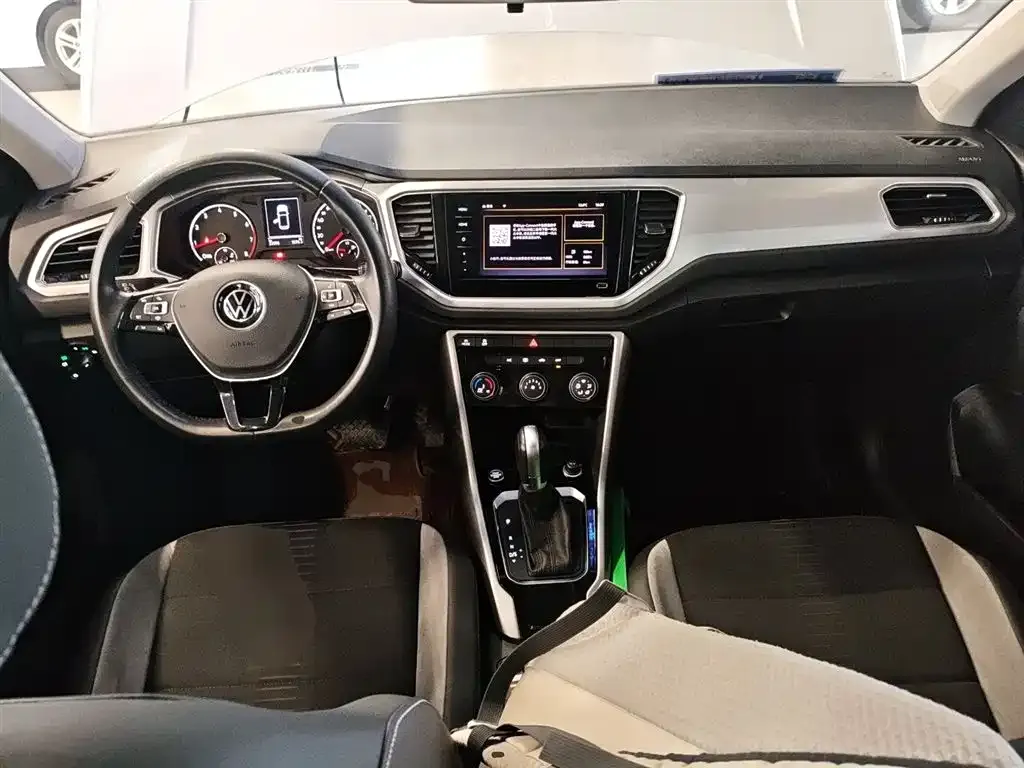 Volkswagen T-Roc 2023 из CN, фото 3