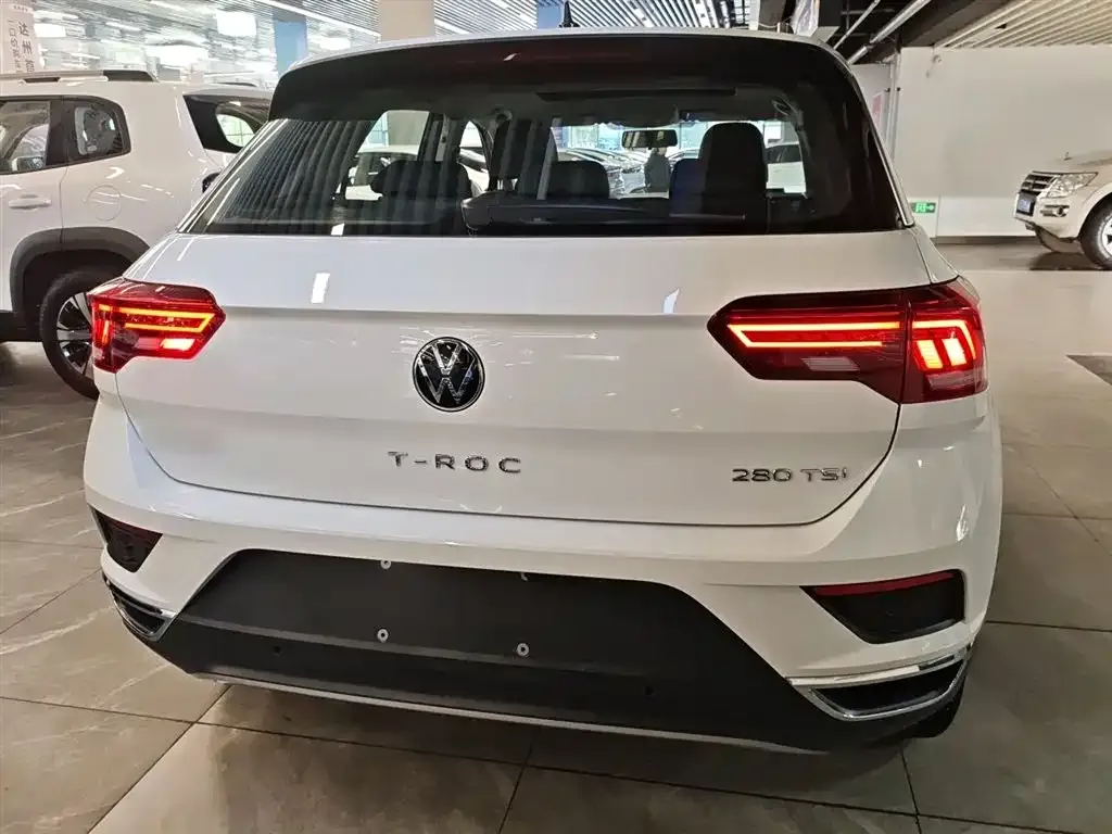 Volkswagen T-Roc 2023 из CN, фото 2