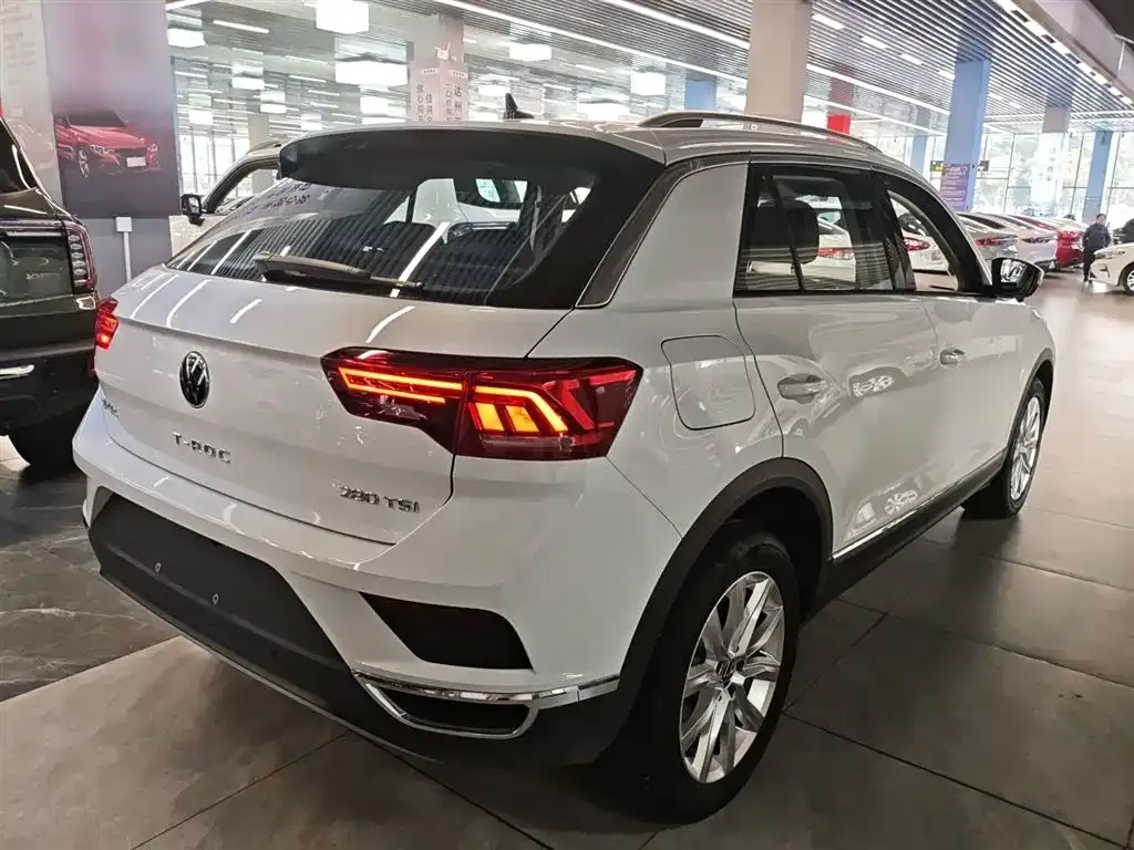 Volkswagen T-Roc 2023 из CN, фото 8