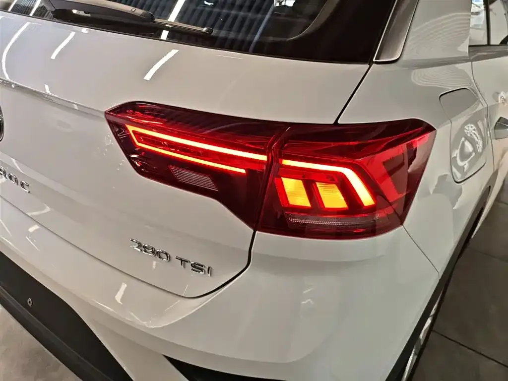 Volkswagen T-Roc 2023 из CN, фото 5