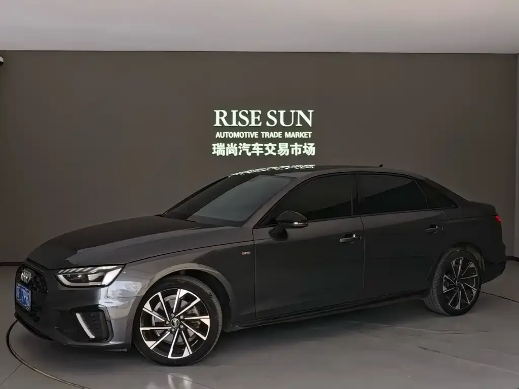 Audi A4L 2023 из CN, фото 1