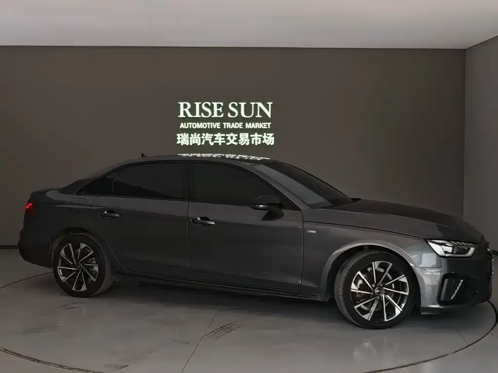 Audi A4L 2023 из CN, фото 2