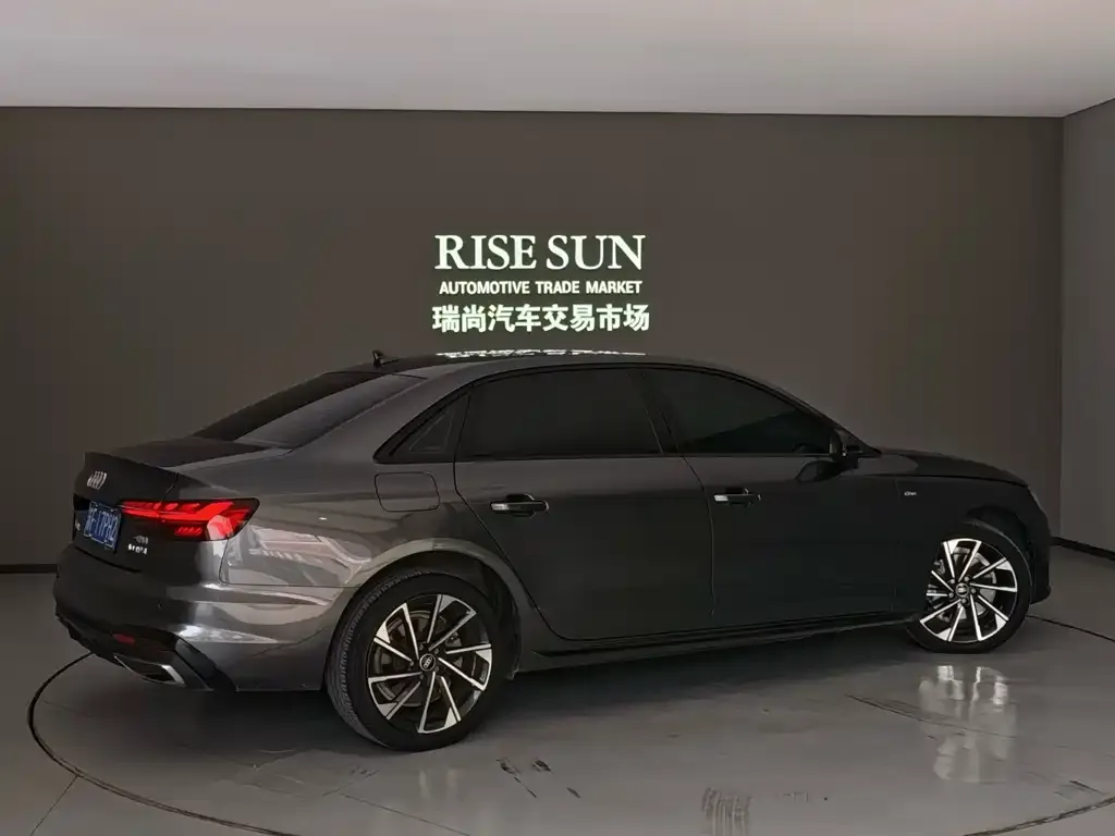 Audi A4L 2023 из CN, фото 9