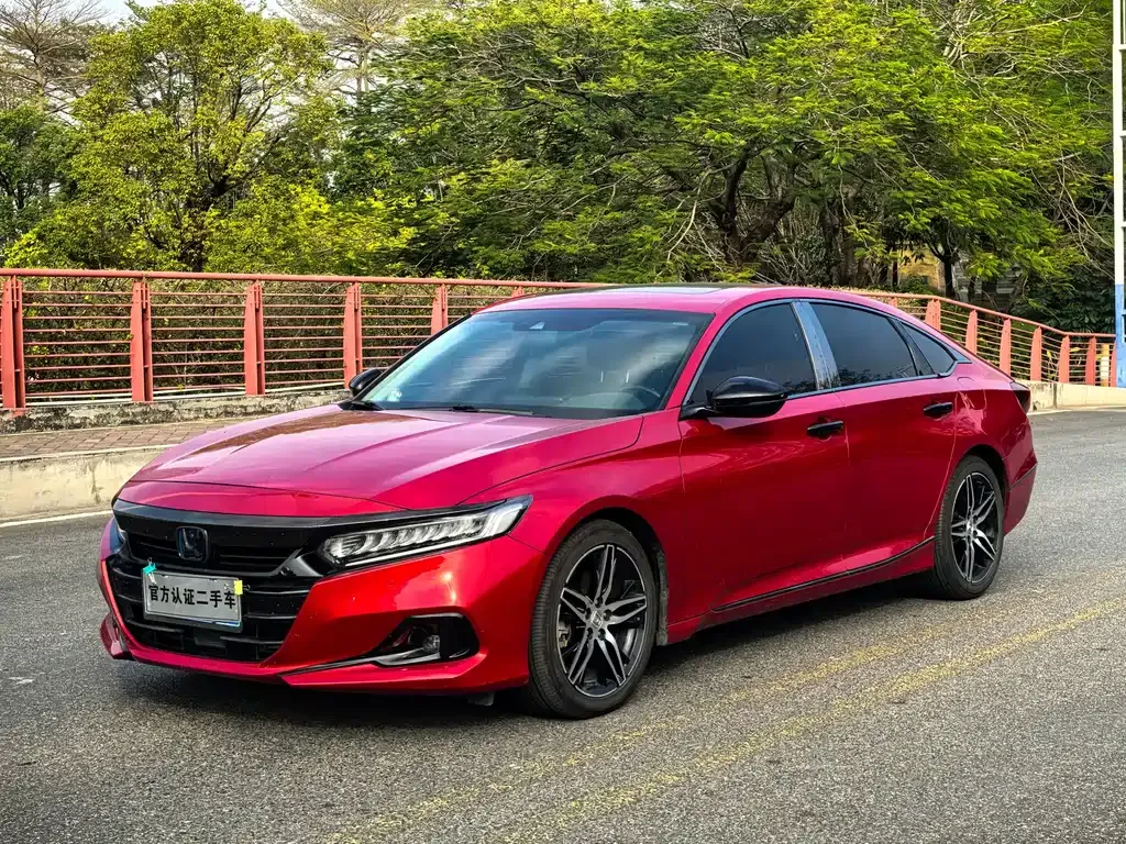 Honda Accord — фото 1