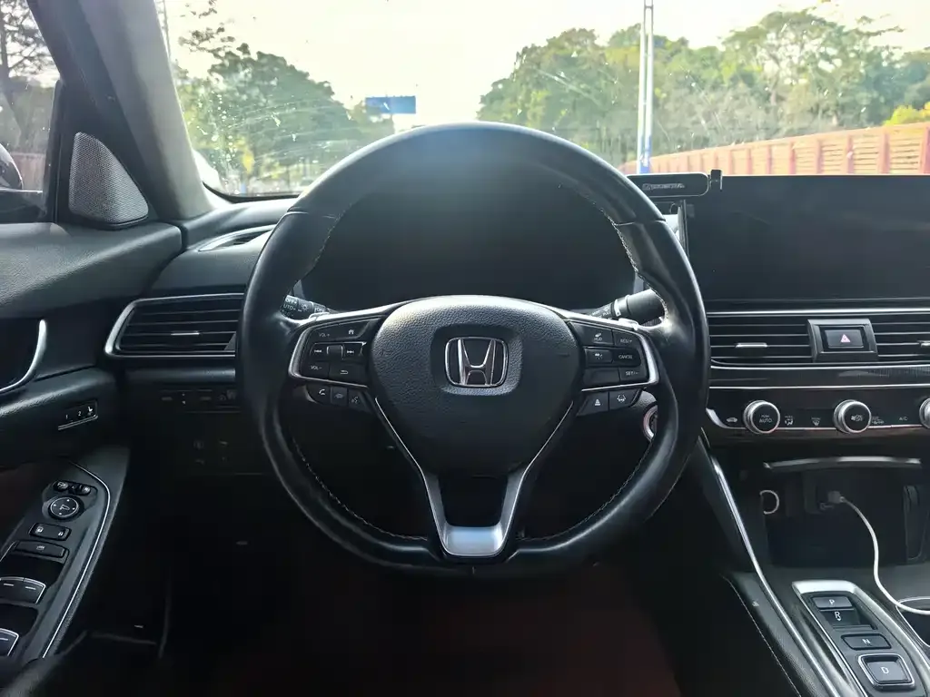 Honda Accord — фото 4