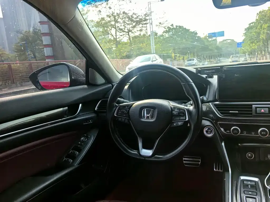 Honda Accord — фото 3
