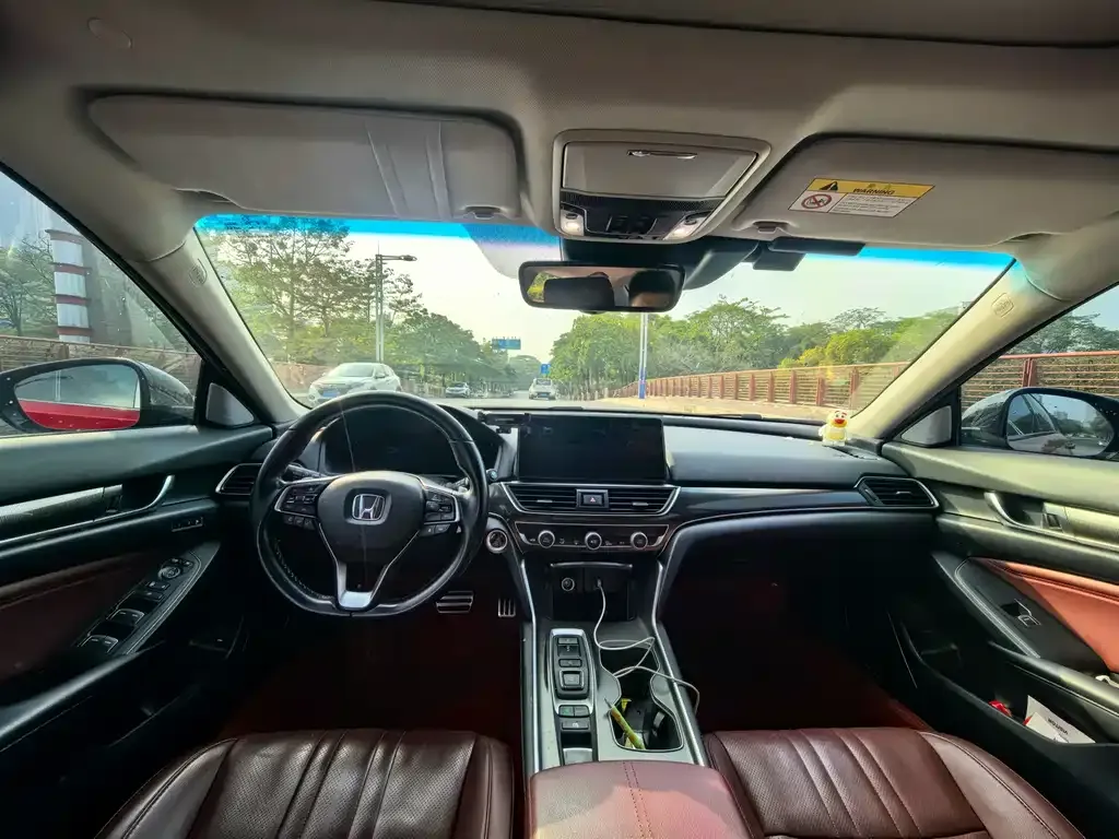 Honda Accord — фото 7