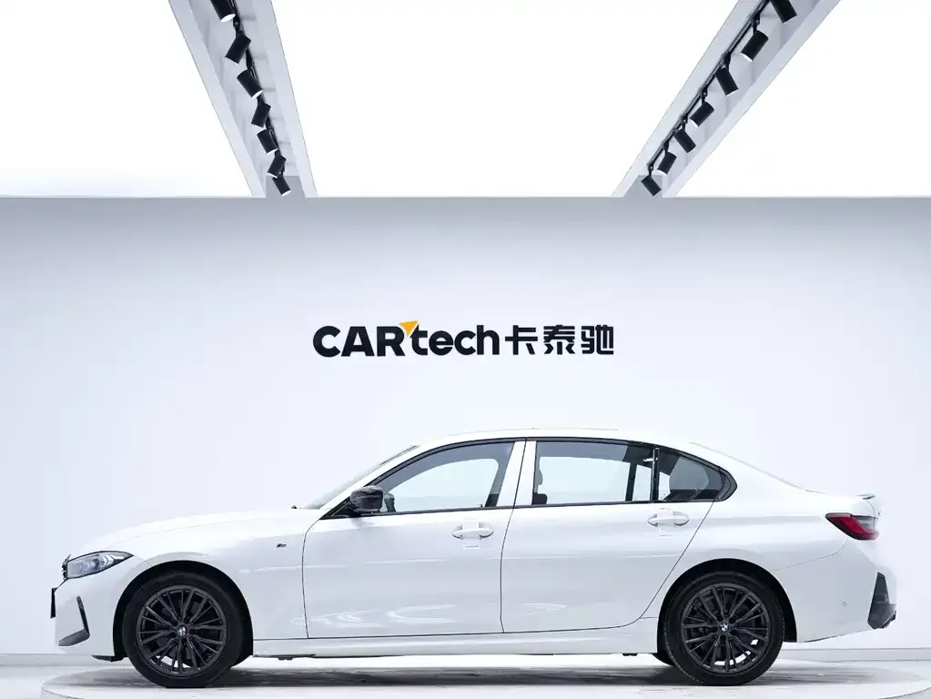 BMW 3 Series 2023 из CN, фото 2