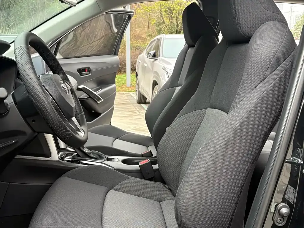Toyota Frontlander 2023 из CN, фото 5