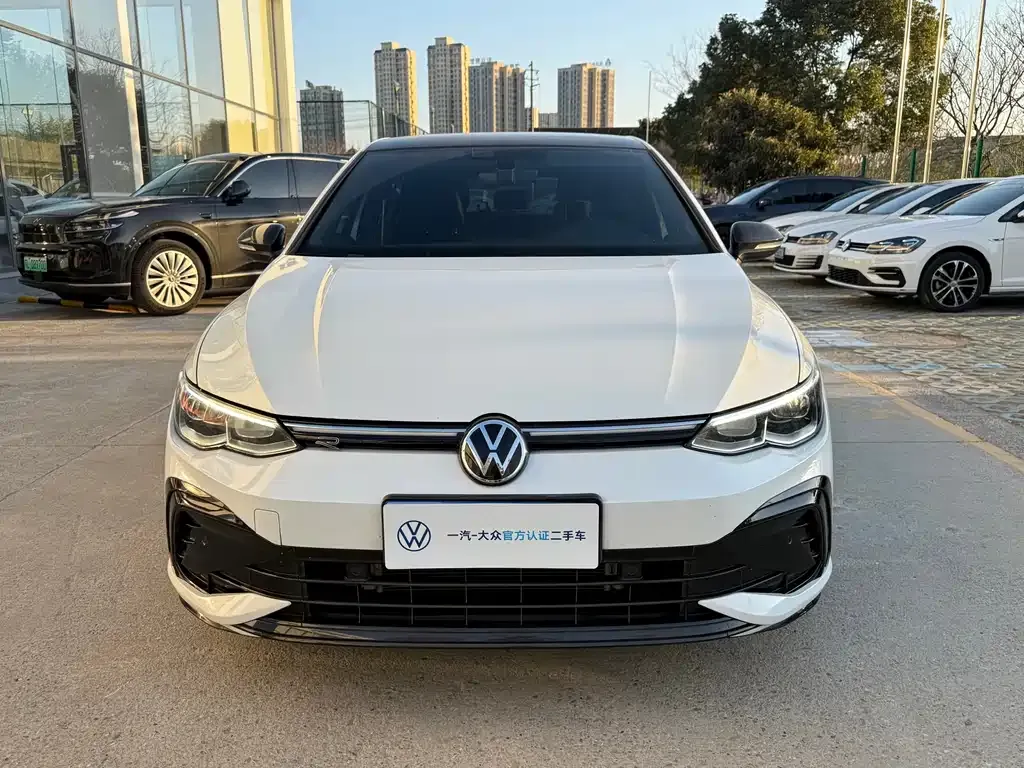 Volkswagen Golf 2024 из CN, фото 1