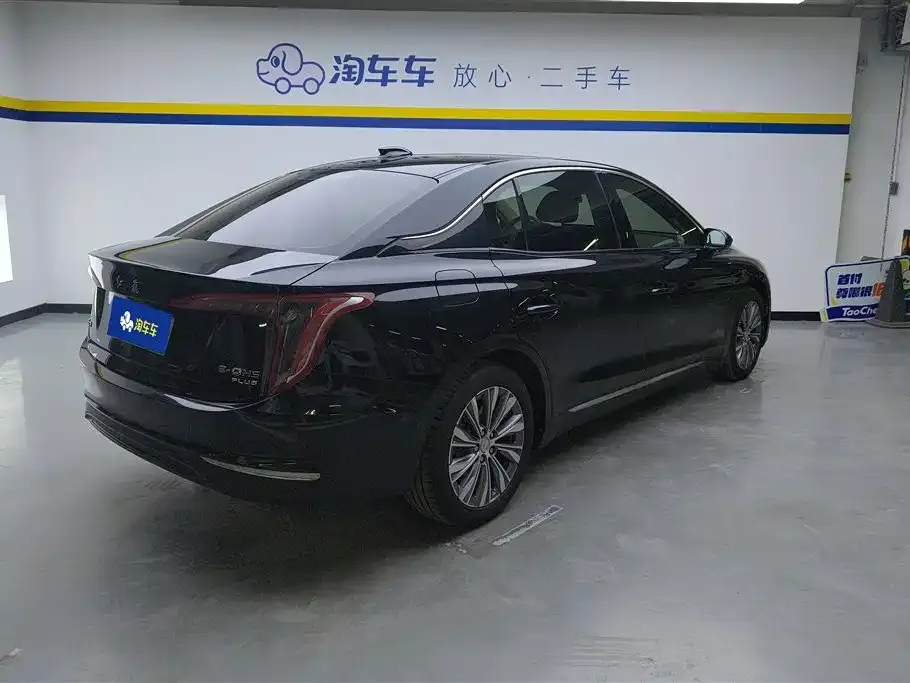 Hongqi E-QM5 2023 из CN, фото 7