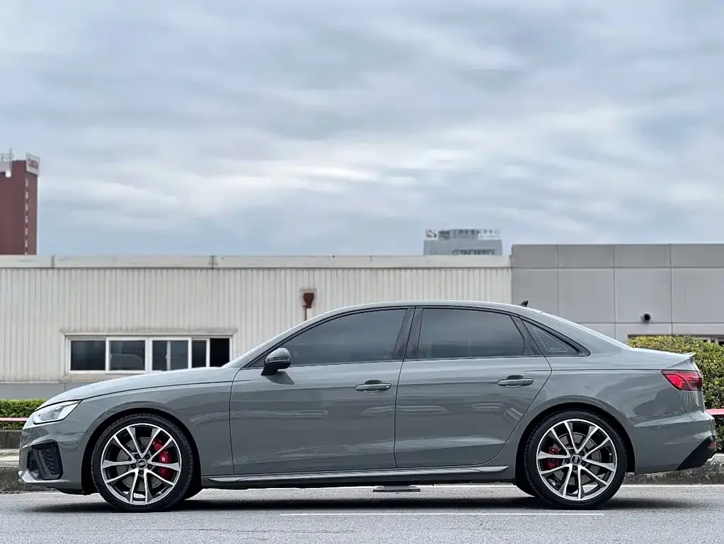 Audi S4 2024 из CN, фото 2