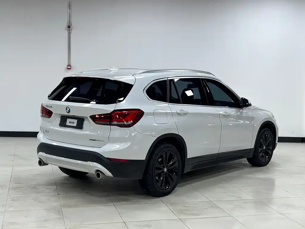 BMW X1 — фото 5
