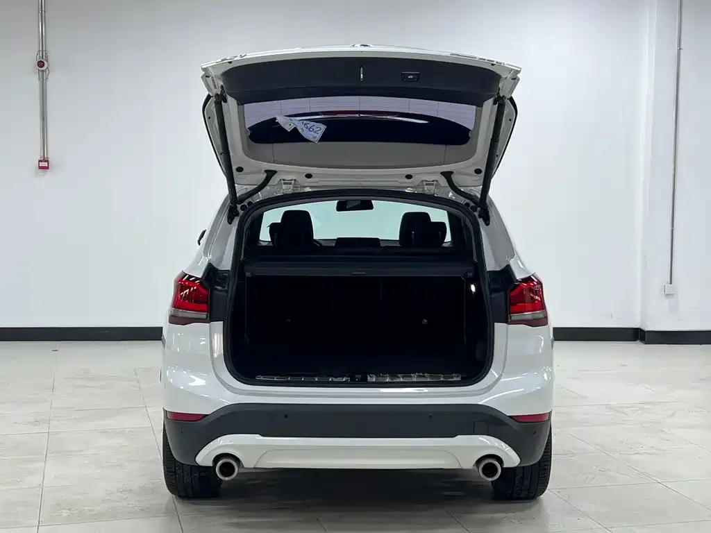 BMW X1 — фото 10