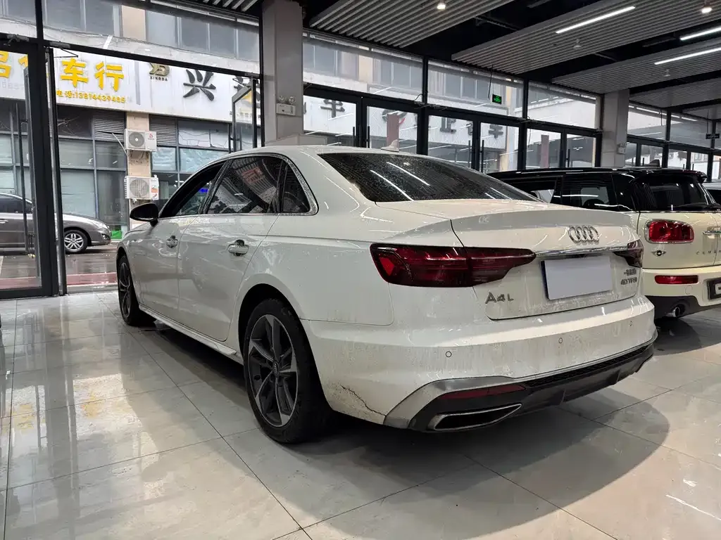 Audi A4L 2021 из CN, фото 10