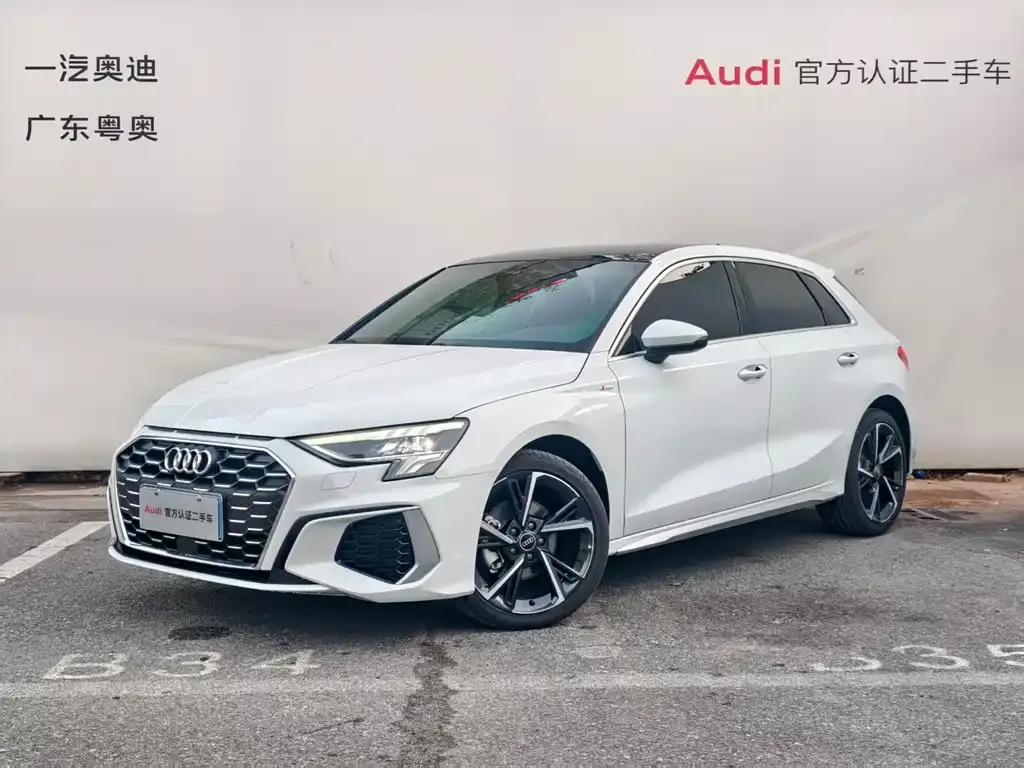Audi A3 2023 из CN, фото 1