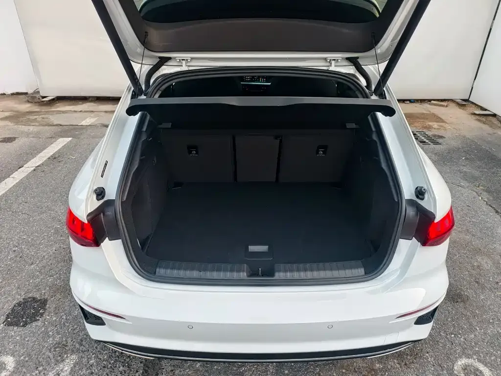 Audi A3 2023 из CN, фото 8