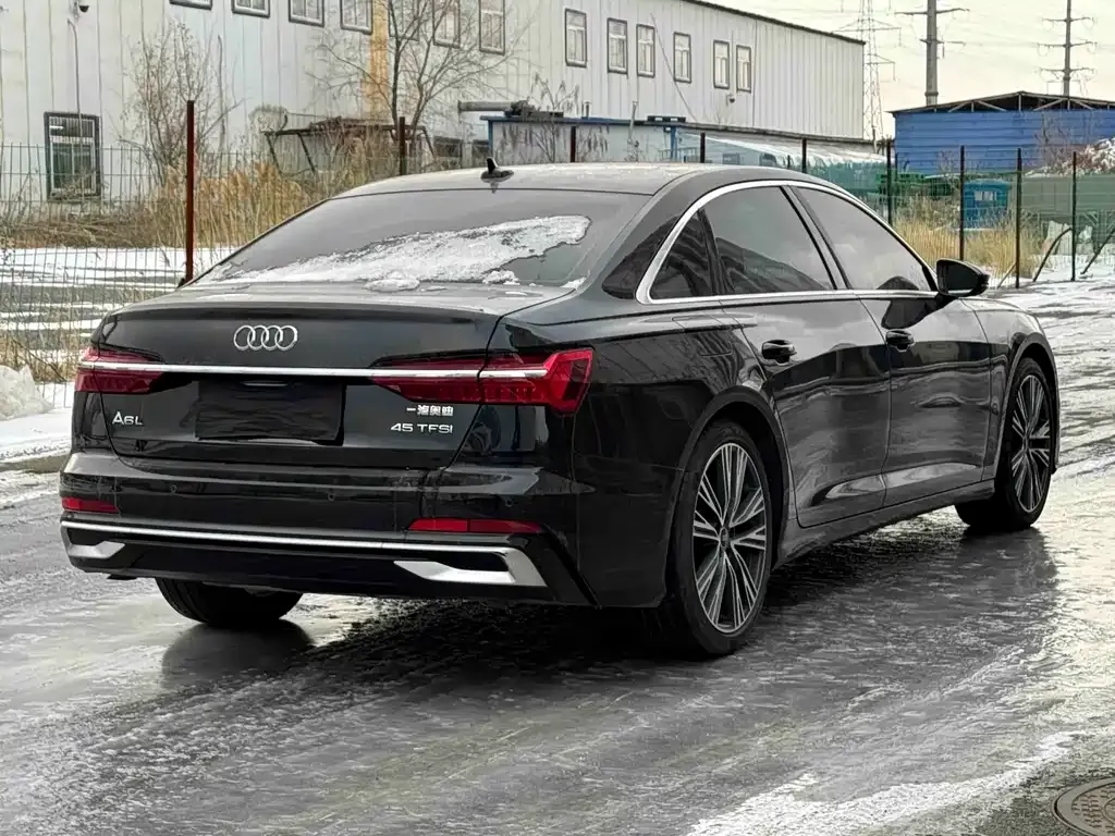Audi A6L 2023 из CN, фото 4